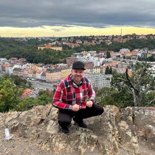 Pamatuješ na bundu, kterou jsem šila jako dárek? Mám velkou radost, že všechno klaplo a Lukymu moc sluší! 🍀🫶🥳 #bunda...